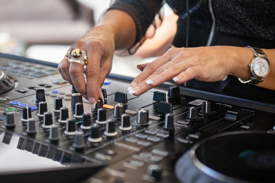 The Ladder Community Social DJ